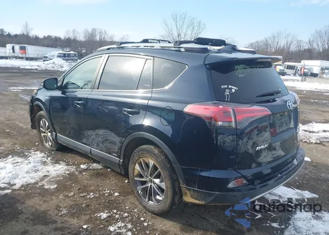 2017 Toyota Rav4 Hybrid Xle z USA, uszkodzony, nr VIN JTMRJREV2HD153058